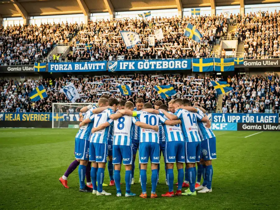 Argentinas landslag firar med Copa América-pokalen, lagandan som bär titelförsvaret i VM 2026
